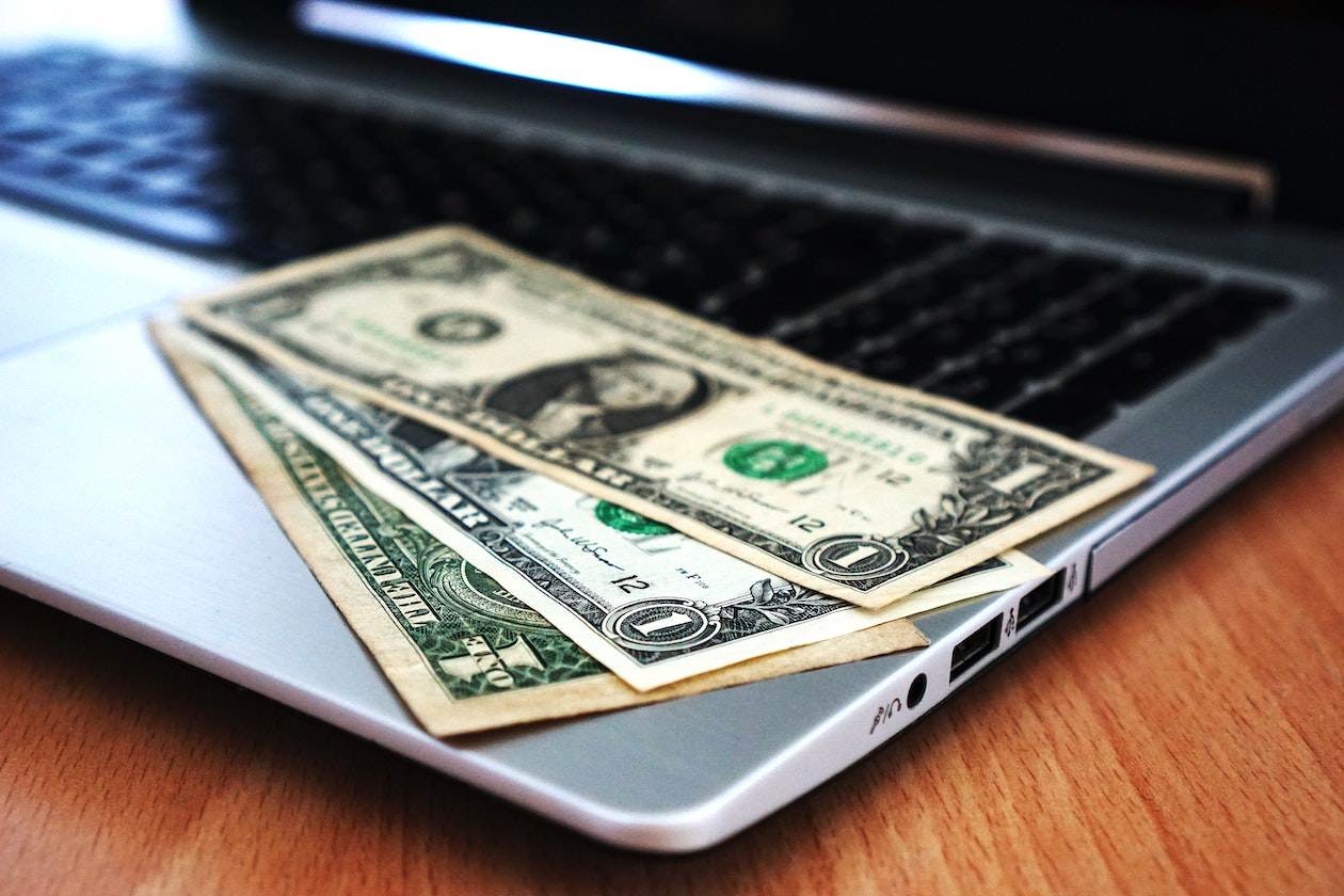 Bancile majore intră în lumea criptomonedelor: Ce semnificație are acest pas