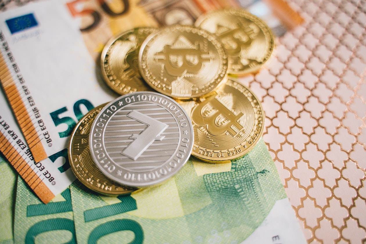 Inovații în serviciile financiare datorate tehnologiei blockchain