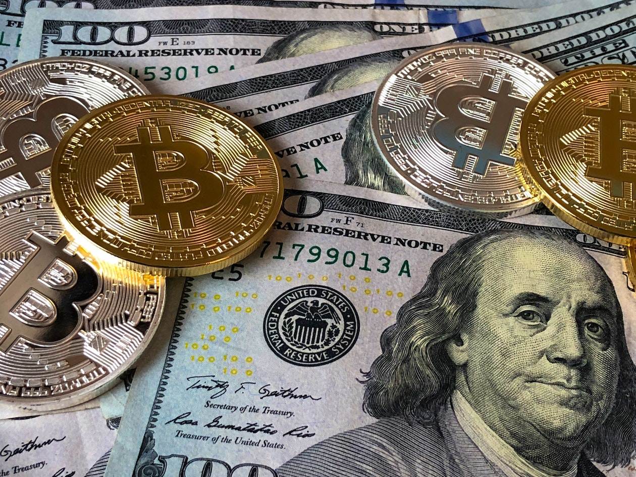 Top 10 criptomonede în care merită să investești în acest an