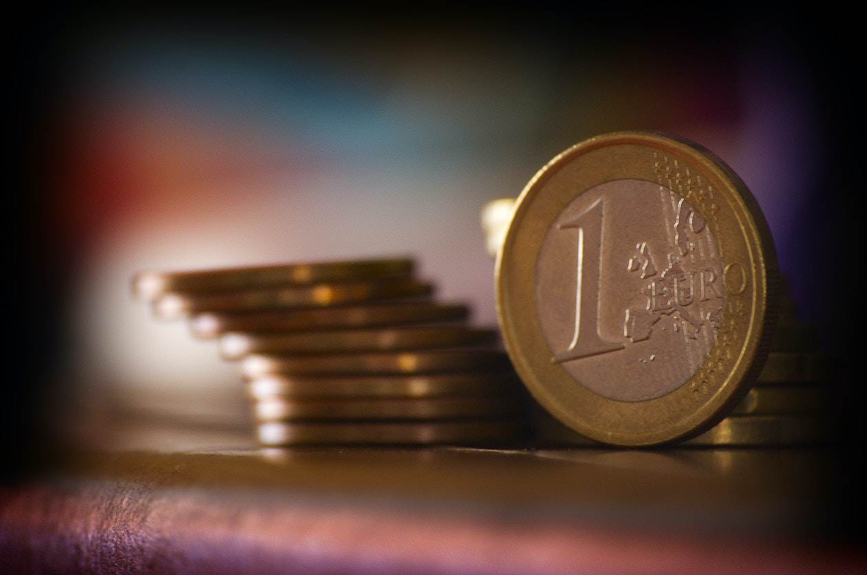 Politica monetară și impactul asupra valorii și stabilității monedei fiduciare