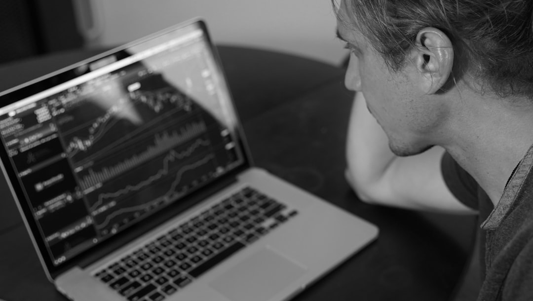 Indicatorul Awesome Oscillator în tranzacționarea Bitcoin și altcoins
